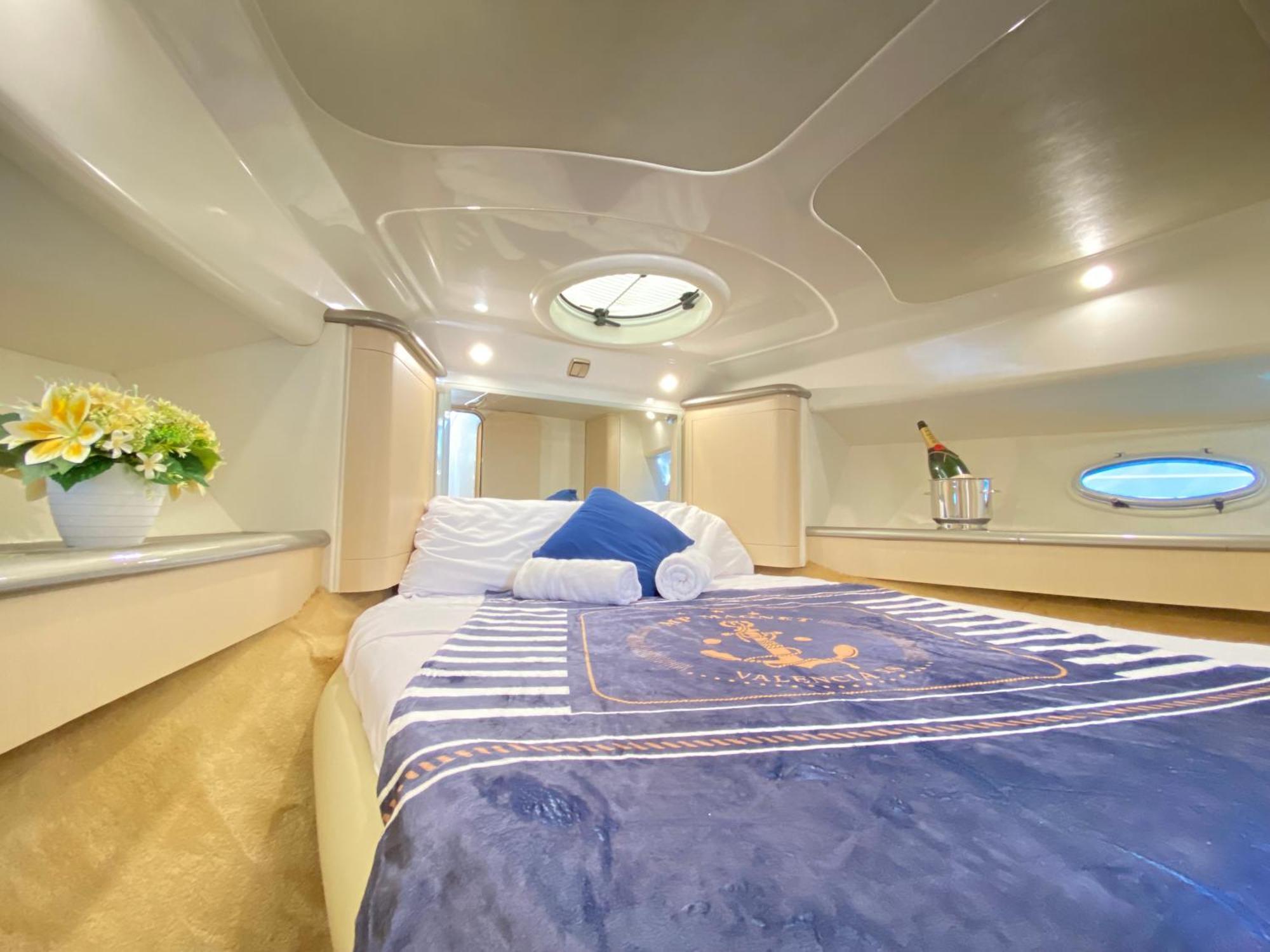 The Valencia Yacht Experience Otel Dış mekan fotoğraf