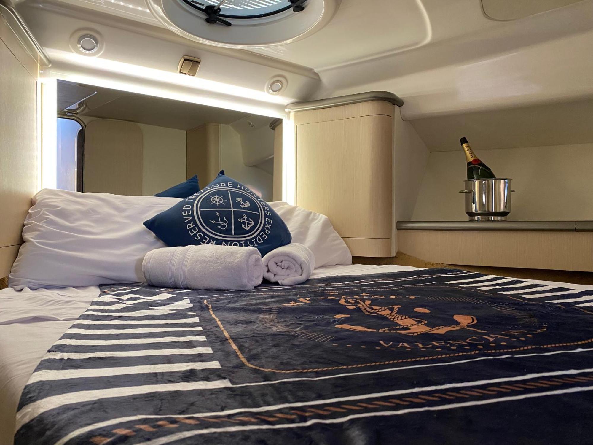 The Valencia Yacht Experience Otel Dış mekan fotoğraf