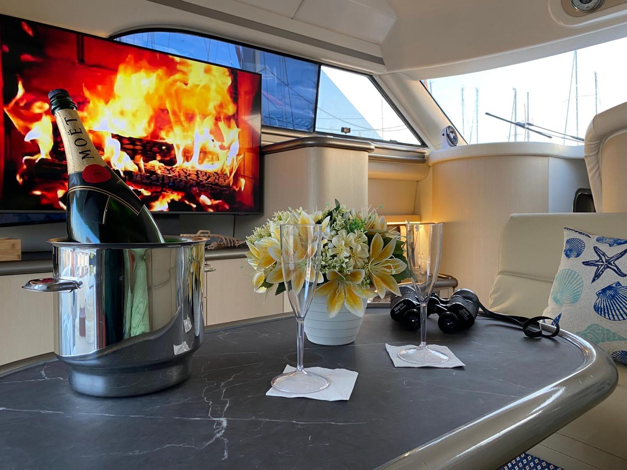 The Valencia Yacht Experience Otel Dış mekan fotoğraf