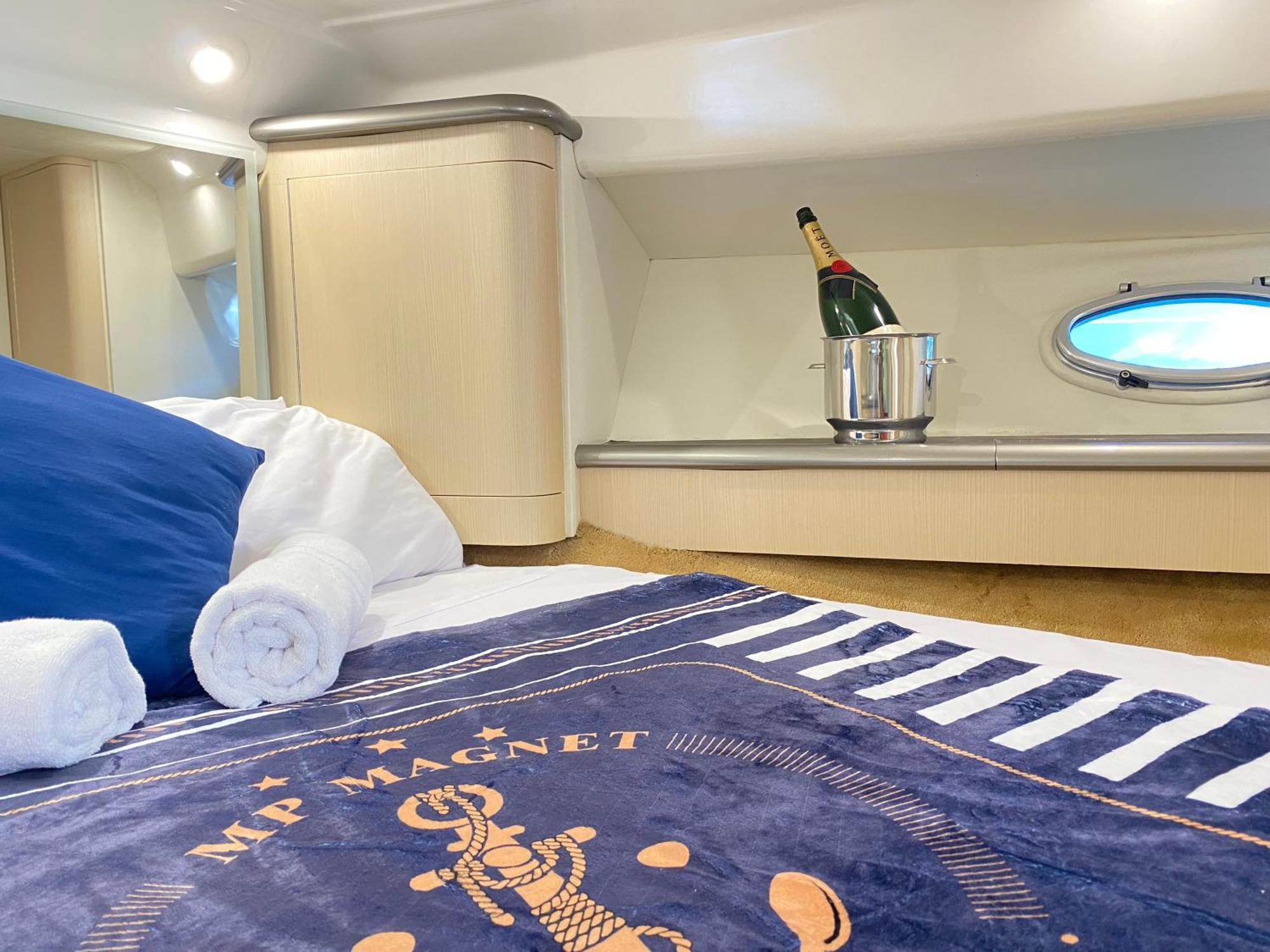 The Valencia Yacht Experience Otel Dış mekan fotoğraf